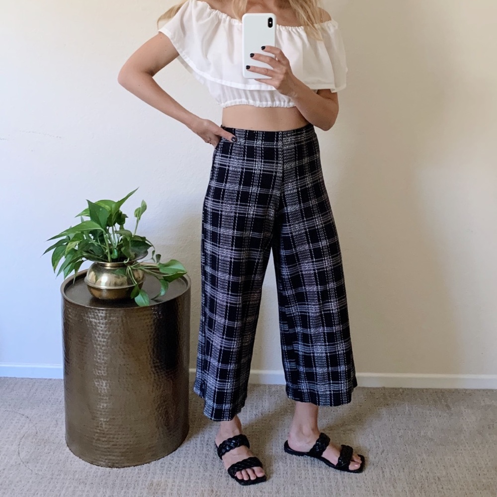 Zara cropped wide leg plaid pants.